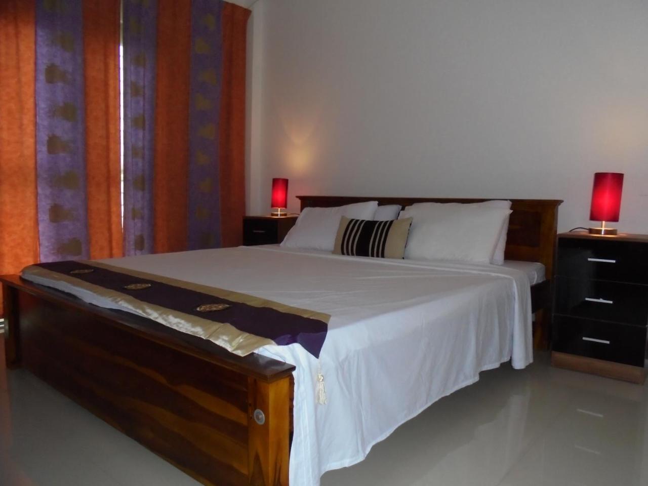 JMF Hotel Negombo Eksteriør bilde