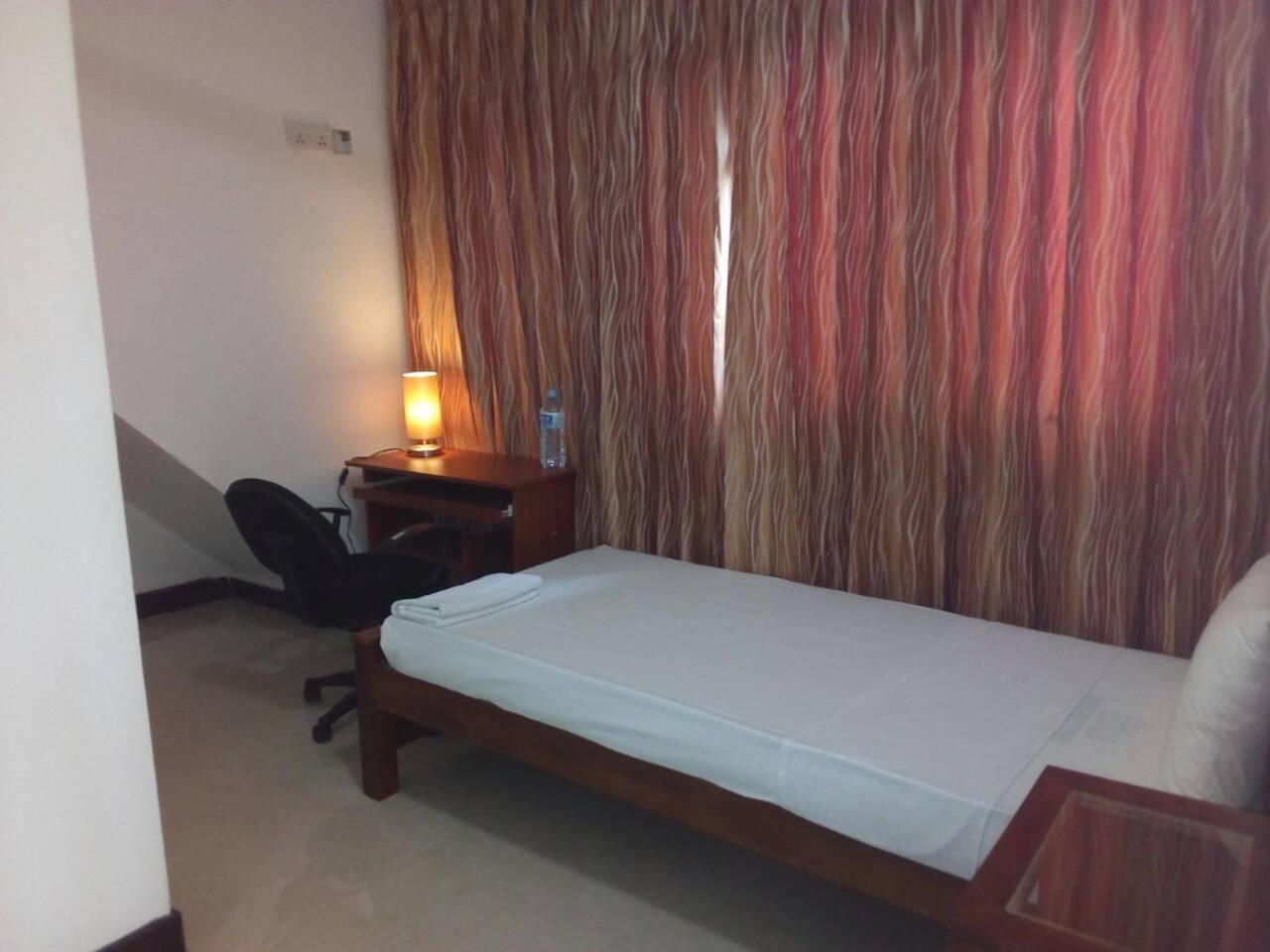 JMF Hotel Negombo Eksteriør bilde
