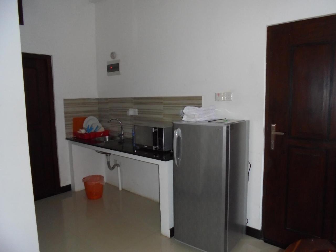JMF Hotel Negombo Eksteriør bilde