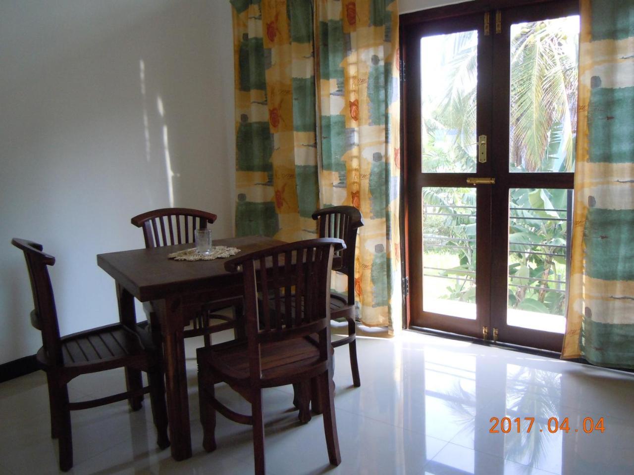 JMF Hotel Negombo Eksteriør bilde