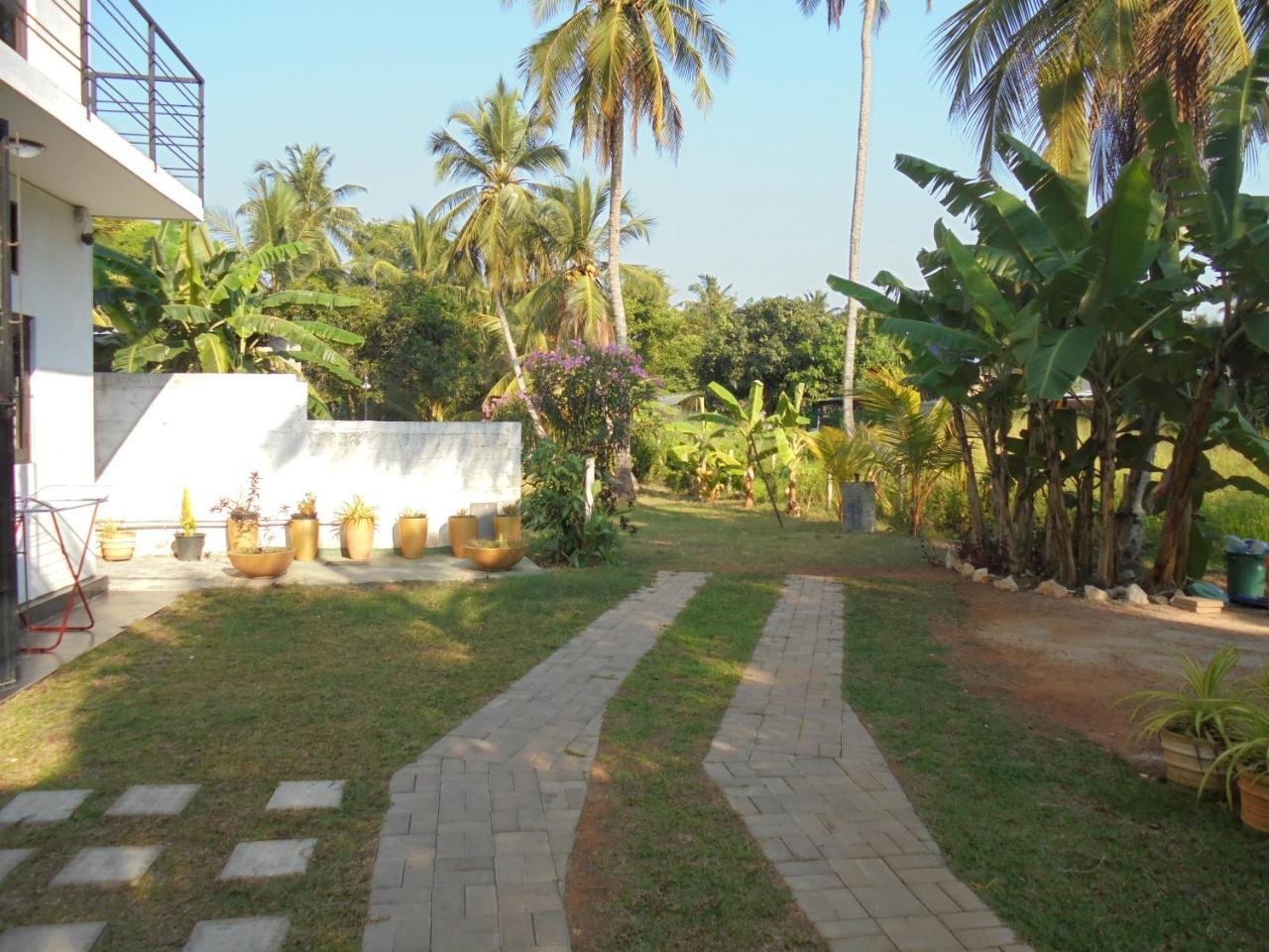 JMF Hotel Negombo Eksteriør bilde