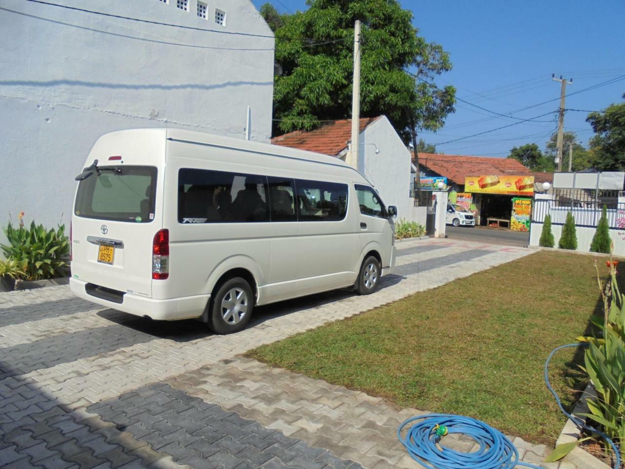 JMF Hotel Negombo Eksteriør bilde