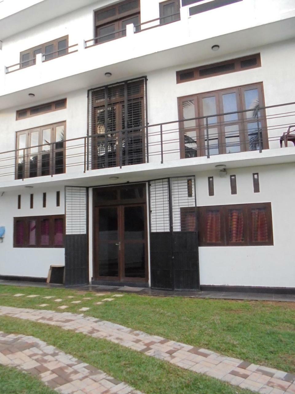 JMF Hotel Negombo Eksteriør bilde